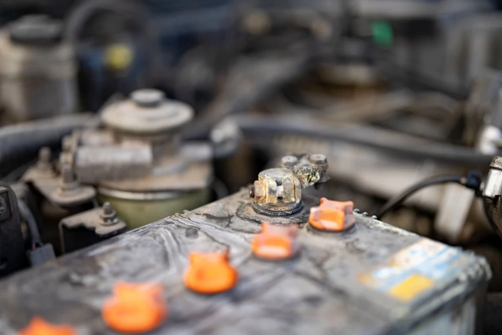 جوشیدن اسید باتری ماشین