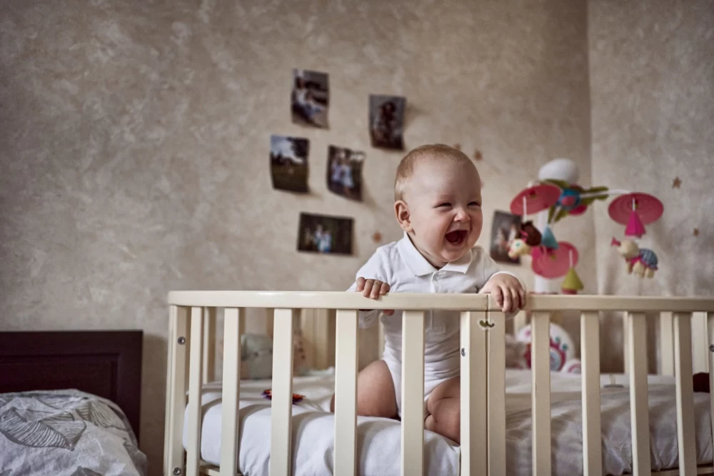 چرا نوزادم جیغ می زند؟