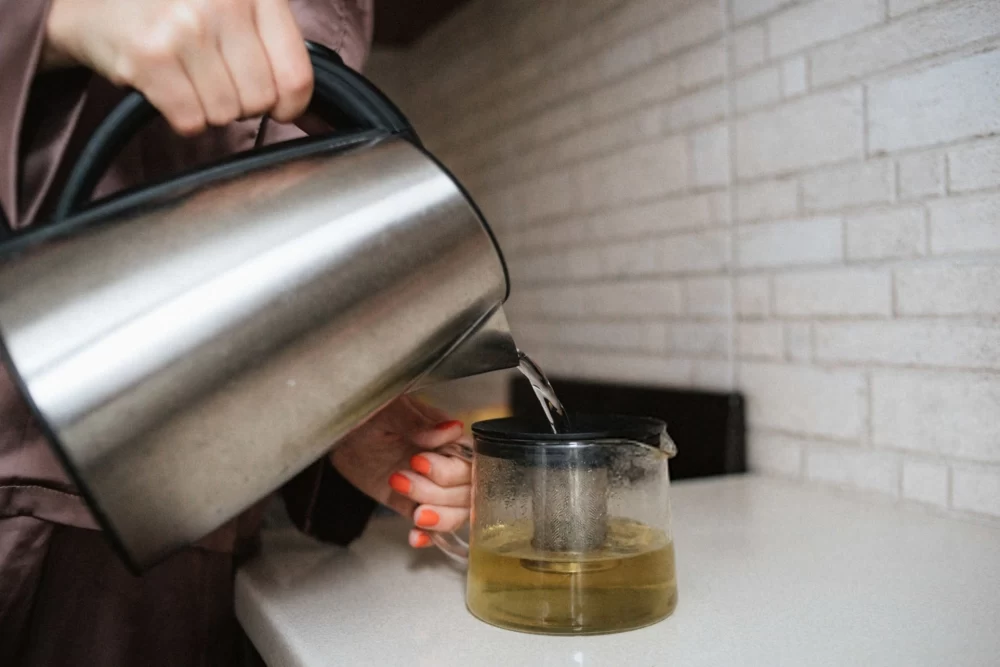 از بین بردن بوی بد چای ساز