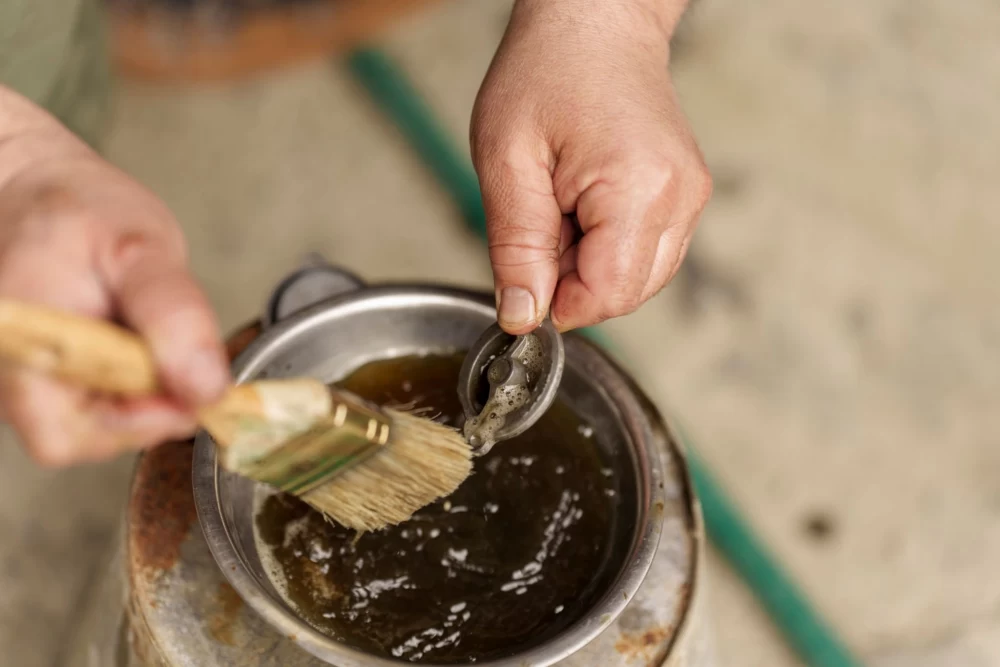 روش نرم کردن چسب خشک شده