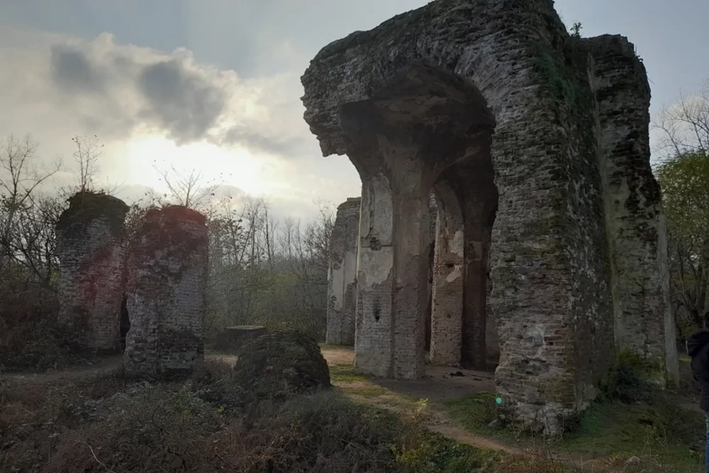 آتشکده ایسپیه مزگت کجاست؟