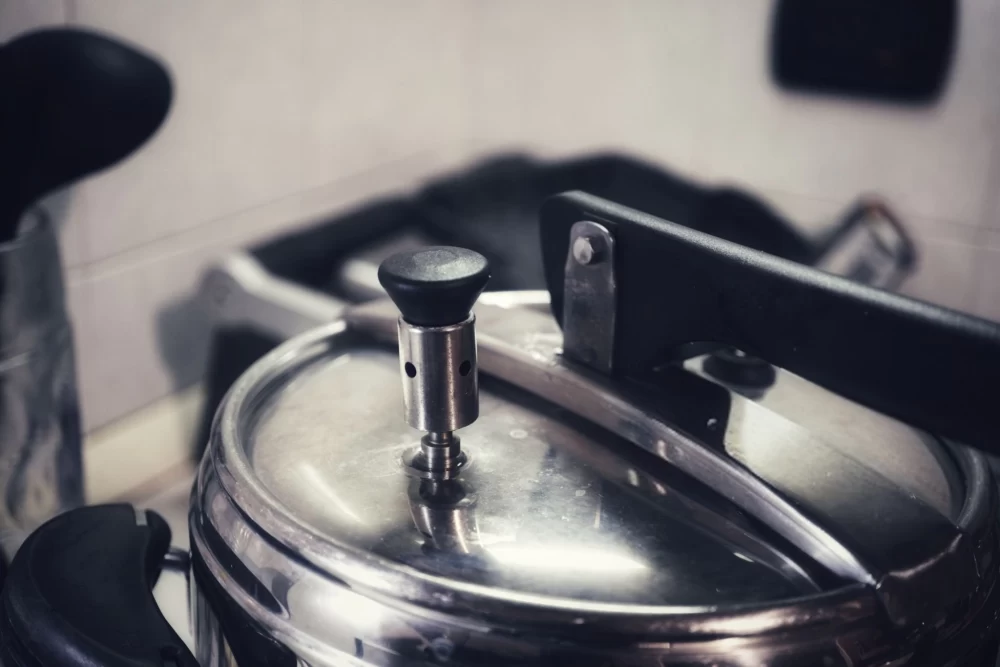 چرا زودپز سوت نمی زند؟