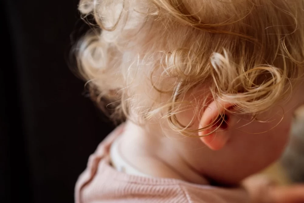 علت سفید شدن موی کودک