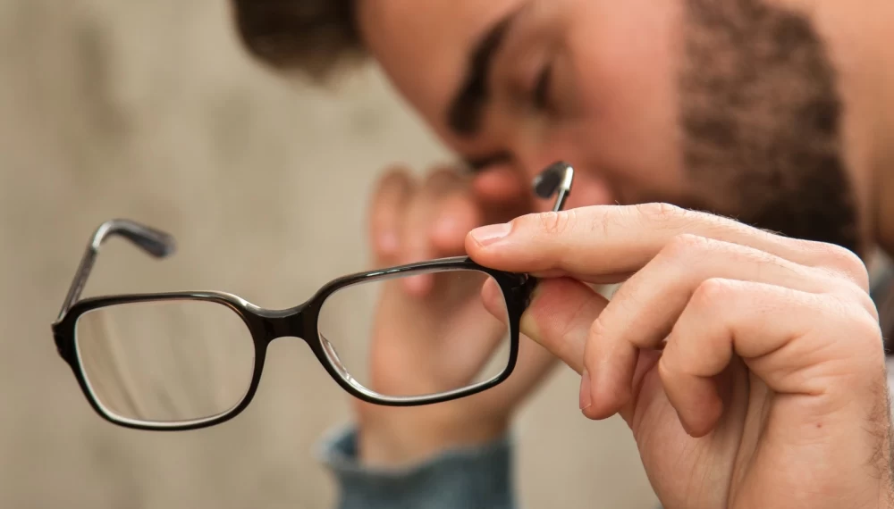 مقابله با ترس از عینکی شدن
