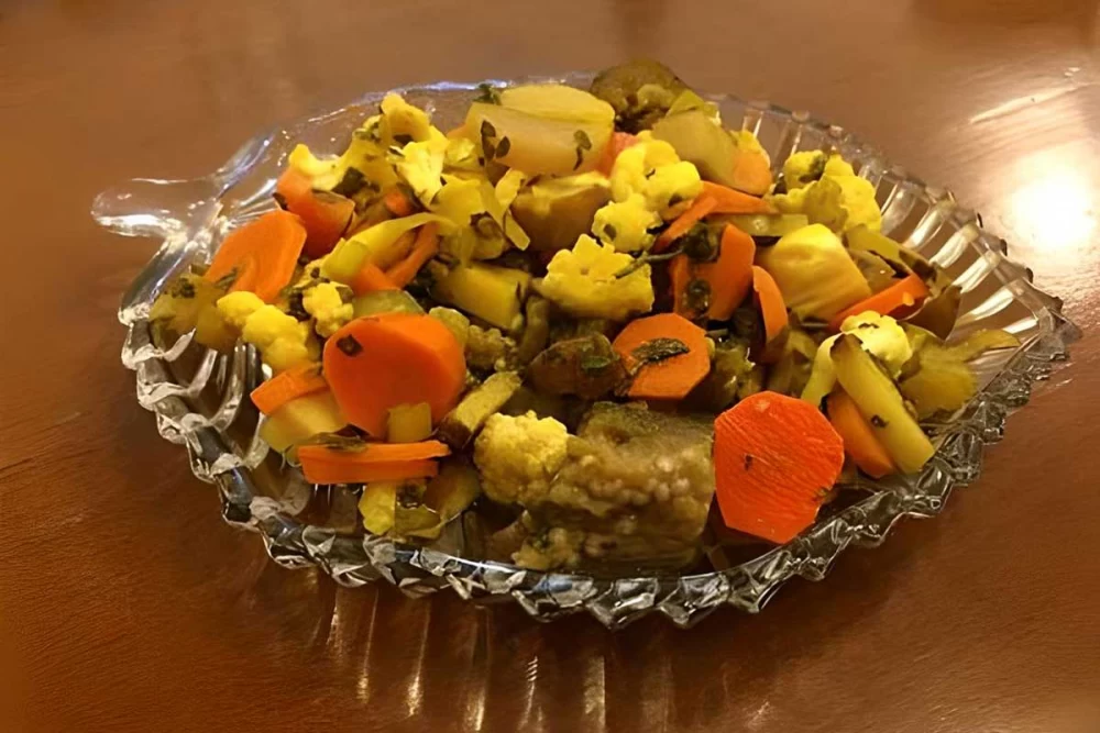 سبزی ترشی مخلوط بازاری