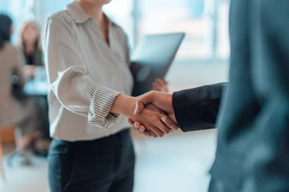 چگونه اطرافیان را مطیع خودمان کنیم ؟