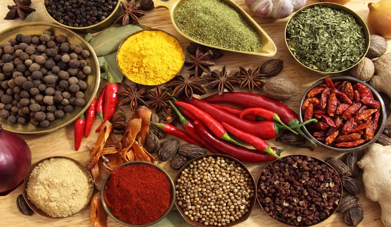 ادویه های تاریخ مصرف گذشته را دور نریزید / روش های استفاده از ادویه های قدیمی