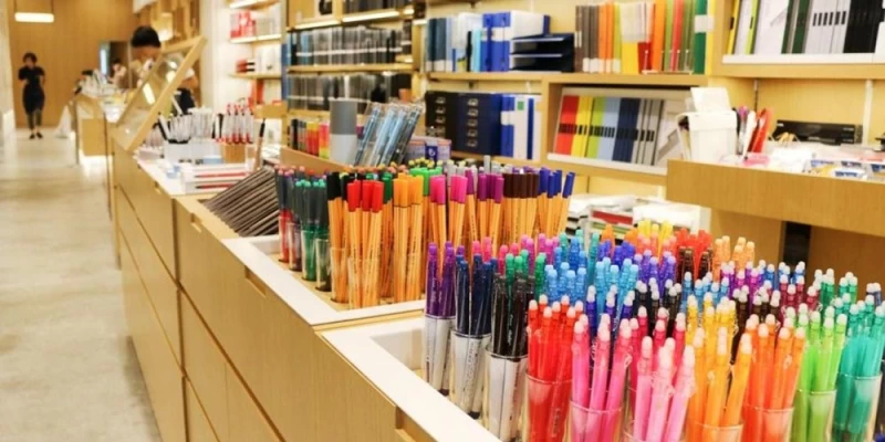 بیش از 200 اسم شیک و فانتزی برای مغازه لوازم تحریر
