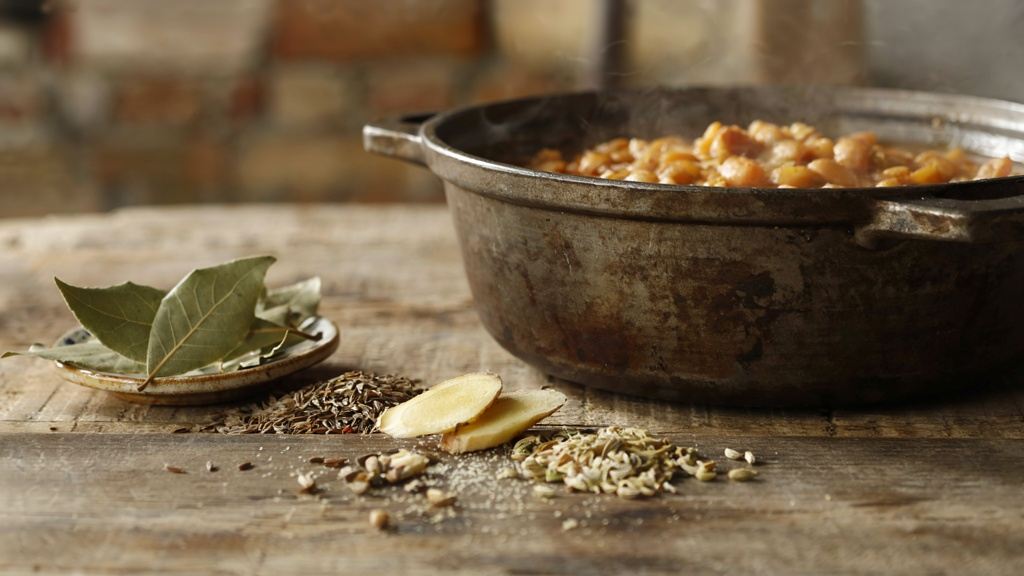روش سریع کاهش نفخ حبوبات بدون خیساندن با جوشاندن اولیه