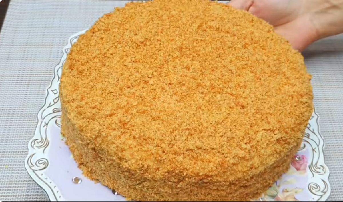 طرز تهیه کیک عسلی فوری ۳۰ دقیقه ای مناسب چای عصرانه