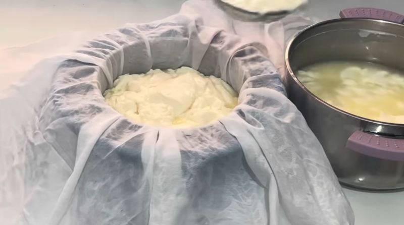 طرز تهیه پنیر سفید لیقوان (شور) با ۱ لیتر شیر در خانه