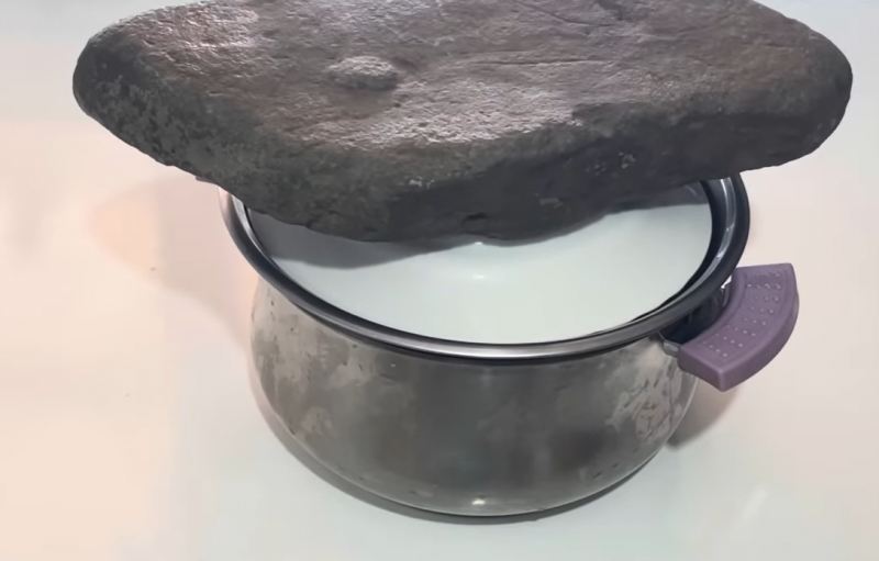 طرز تهیه پنیر سفید لیقوان (شور) با ۱ لیتر شیر در خانه