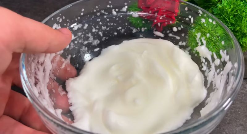 طرز تهیه حلوا شکری خوشمزه با مغز تخمه آفتاب گردان بدون آرد و کره