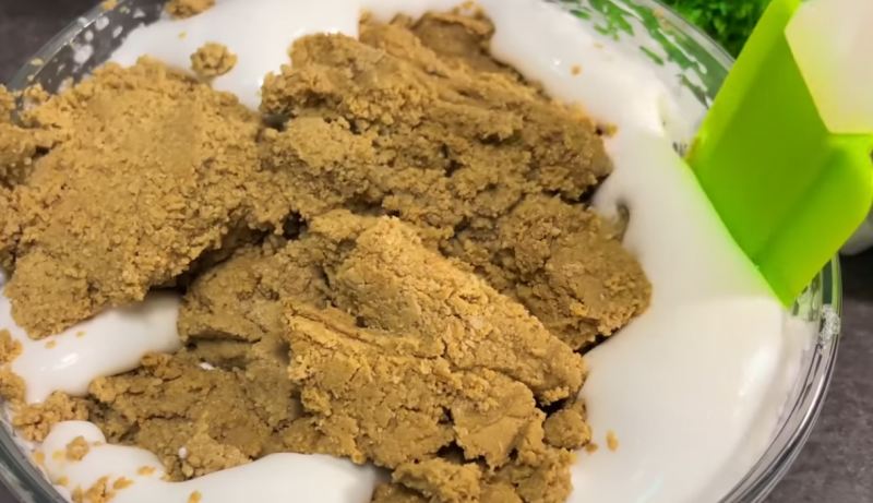 طرز تهیه حلوا شکری خوشمزه با مغز تخمه آفتاب گردان بدون آرد و کره