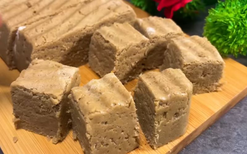 طرز تهیه حلوا شکری خوشمزه با مغز تخمه آفتاب گردان بدون آرد و کره