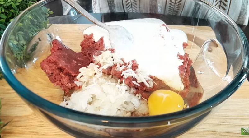 ماست + گوشت چرخکرده: طرز تهیه کباب شامی پوک در ۱۰ دقیقه