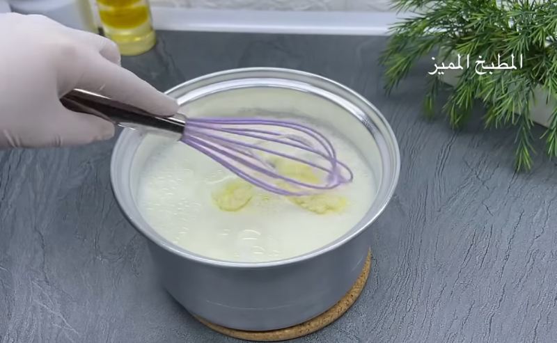 طرز تهیه ماست سفت با شیر خشک؛ راز بافت غلیظ و پرچرب خانگی