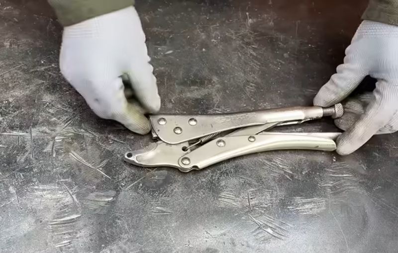 نحوه تبدیل انبردست معمولی به ابزار چندکاره حرفه ای