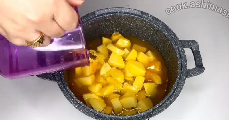 طرز تهیه دو غذای فوری و کم هزینه خانگی با سیب زمینی و تخم مرغ