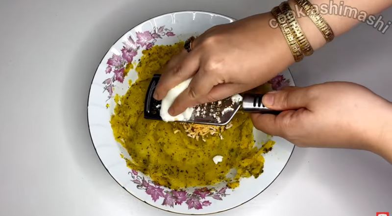 طرز تهیه دو غذای فوری و کم هزینه خانگی با سیب زمینی و تخم مرغ
