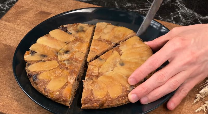 طرز تهیه کیک سیب رژیمی، بدون فر و بدون شکر در چند دقیقه
