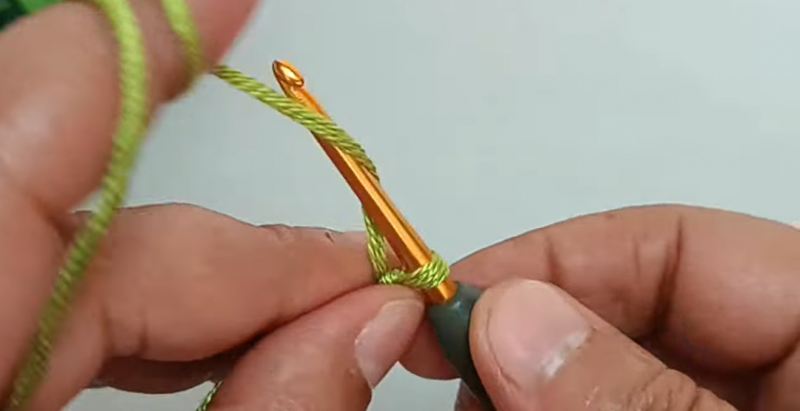 راز لبه های صاف و بدون تاب خوردگی در قلاب بافی؛ تکنیک بافت روی زنجیره پایه