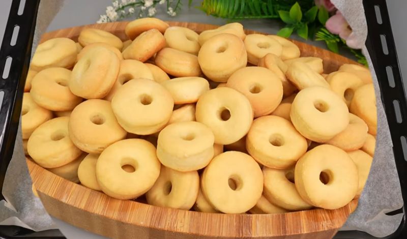 طرز تهیه بیسکویت حلقه ای ترد خانگی برای چای عصرانه