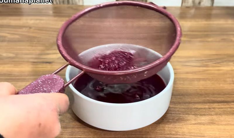انار را روی شعله گاز قرار دهید: طرز تهیه دسر سنتی و خوشمزه با انار