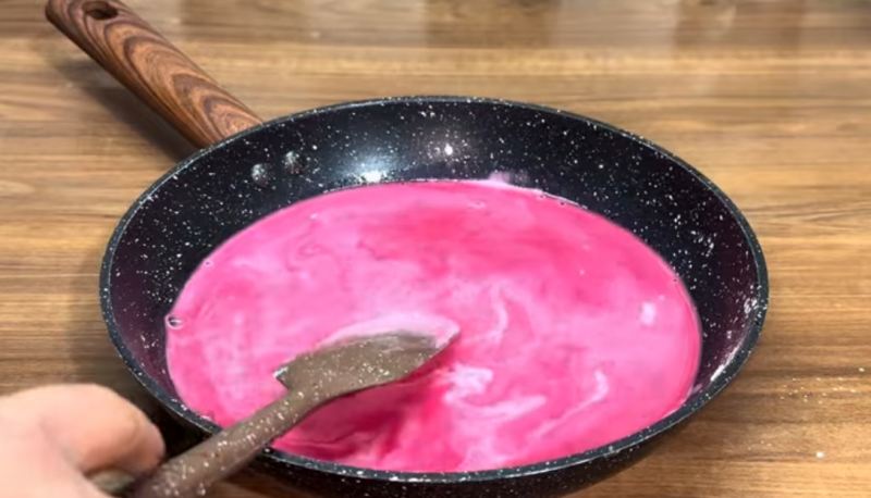 انار را روی شعله گاز قرار دهید: طرز تهیه دسر سنتی و خوشمزه با انار