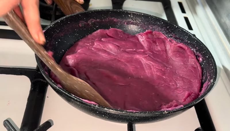 انار را روی شعله گاز قرار دهید: طرز تهیه دسر سنتی و خوشمزه با انار