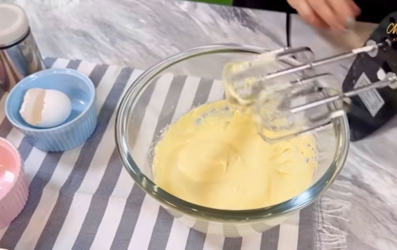 طرز تهیه شیرینی کشمشی بازاری ترد و خوشمزه در منزل