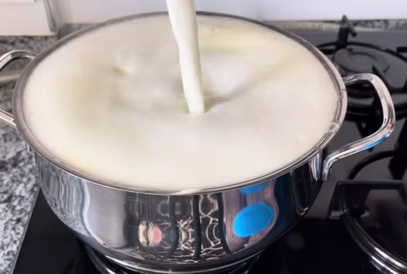 طرز تهیه ماست خانگی سفت و چکیده بدون آب انداختن در شیشه مربا