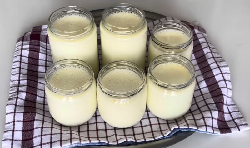 طرز تهیه ماست خانگی سفت و چکیده بدون آب انداختن در شیشه مربا