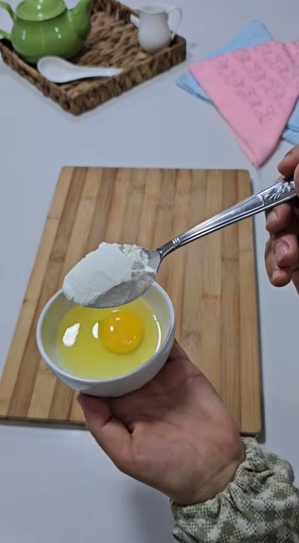 طرز تهیه ۵۰ عدد بیسکویت ترد با ۱ عدد تخم مرغ و نشاسته ذرت