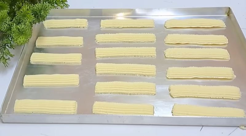 طرز تهیه بیسکویت ۱۰ دقیقه ای فقط با ۱ عدد تخم مرغ