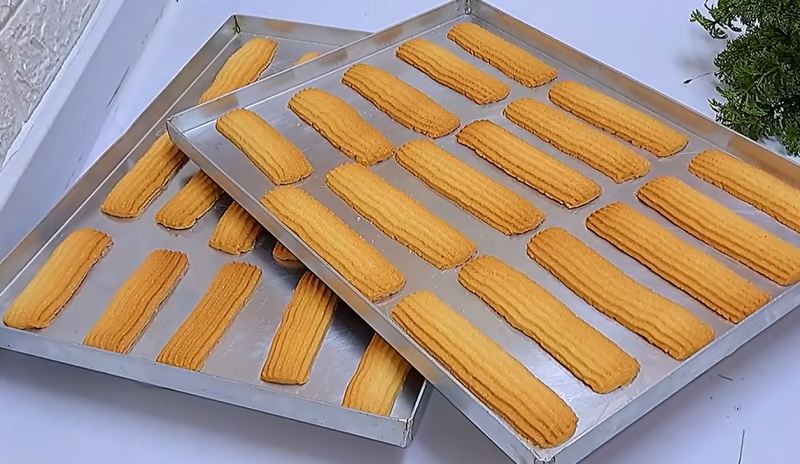 طرز تهیه بیسکویت ۱۰ دقیقه ای فقط با ۱ عدد تخم مرغ