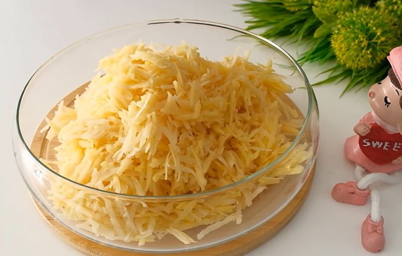 طرز تهیه رولت سیب زمینی و سبزیجات؛ یک وعده شام آسان