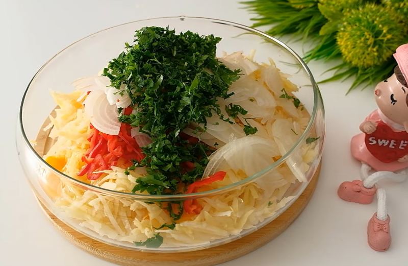 طرز تهیه رولت سیب زمینی و سبزیجات؛ یک وعده شام آسان