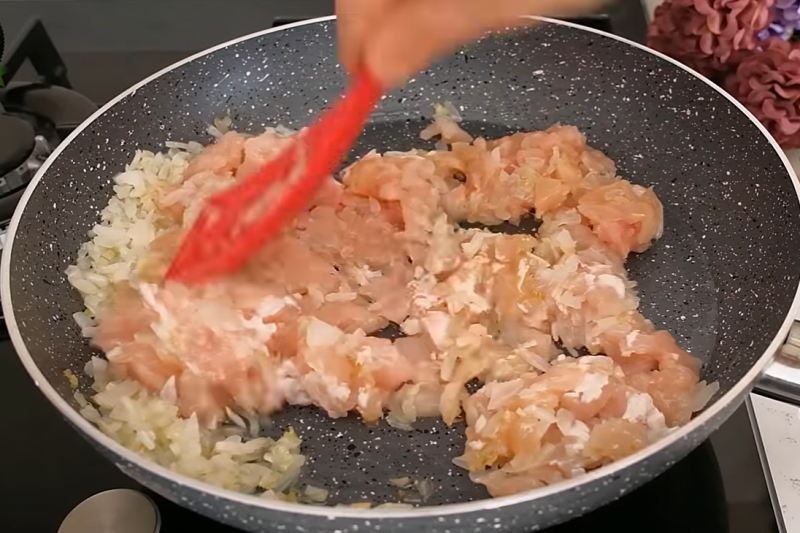طرز تهیه رولت سیب زمینی و سبزیجات؛ یک وعده شام آسان
