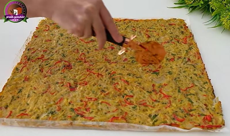 طرز تهیه رولت سیب زمینی و سبزیجات؛ یک وعده شام آسان