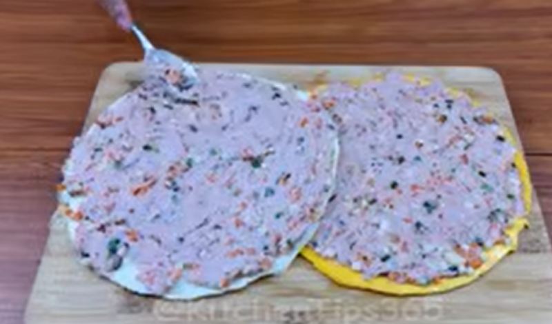 طرز تهیه رولت تخم مرغ آبپز مجلسی بدون وا رفتن در آب جوش