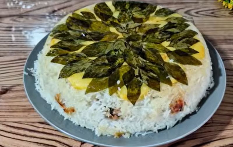 طرز تهیه پلو مخلوط با ته دیگ مجلسی سیب زمینی و برگ ریحان