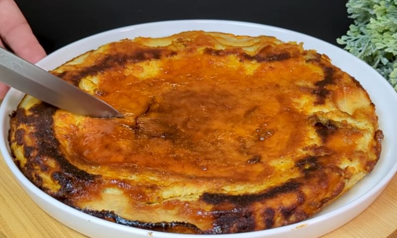 طرز تهیه کیک موز تابه ای با ۲ عدد موز و ۲ عدد تخم مرغ