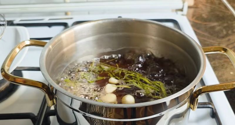 طرز تهیه ۲ مدل ترشی فلفل ۱۰ دقیقه ای بدون تلخی! کبابی و ساده