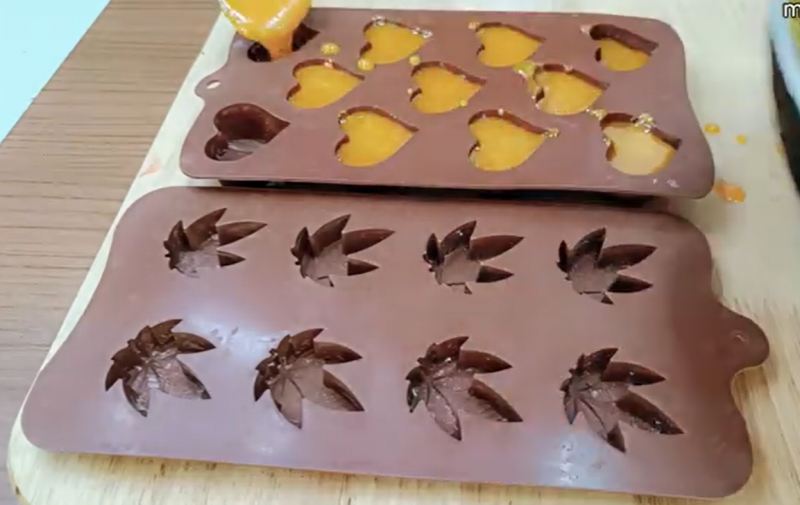 دیگه با چایی قند نخور / طرز تهیه قند تزئینی در ۲۰ دقیقه