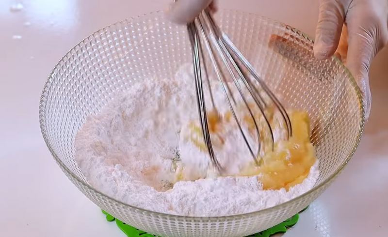 طرز تهیه ۵۰ عدد بیسکویت ترد برای چای عصرانه بدون نیاز به تخم مرغ