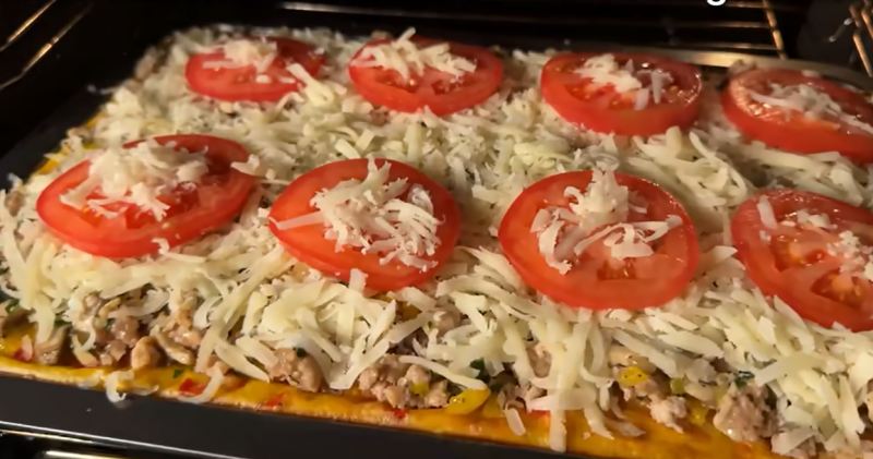 طرز تهیه پیتزا مخلوط سریع و ارزان با سیب زمینی و شیر