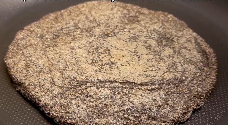 طرز تهیه نان رژیمی دانه چیا در تابه بدون فر؛ بدون گلوتن و بدون آرد