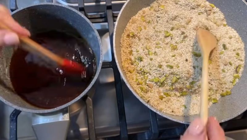 طرز تهیه سوهان کنجدی عسلی مقوی بدون شکر در کمتر از ۲۰ دقیقه