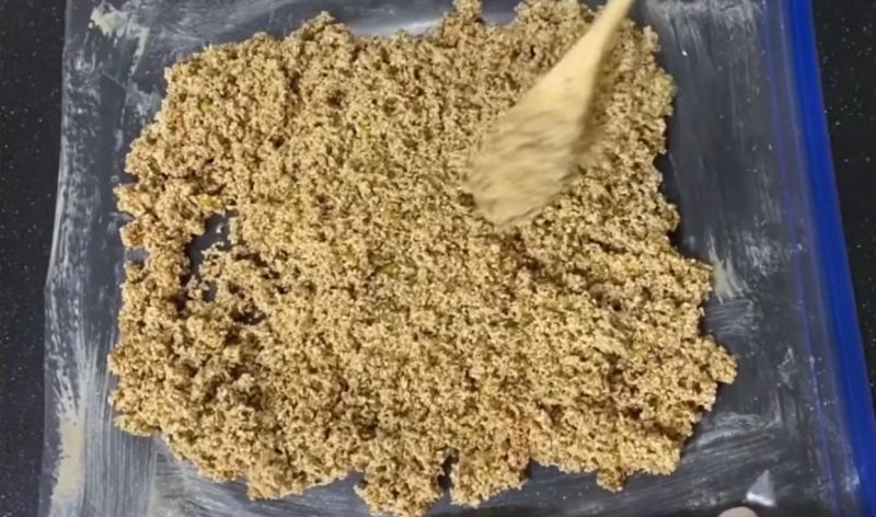 طرز تهیه سوهان کنجدی عسلی مقوی بدون شکر در کمتر از ۲۰ دقیقه